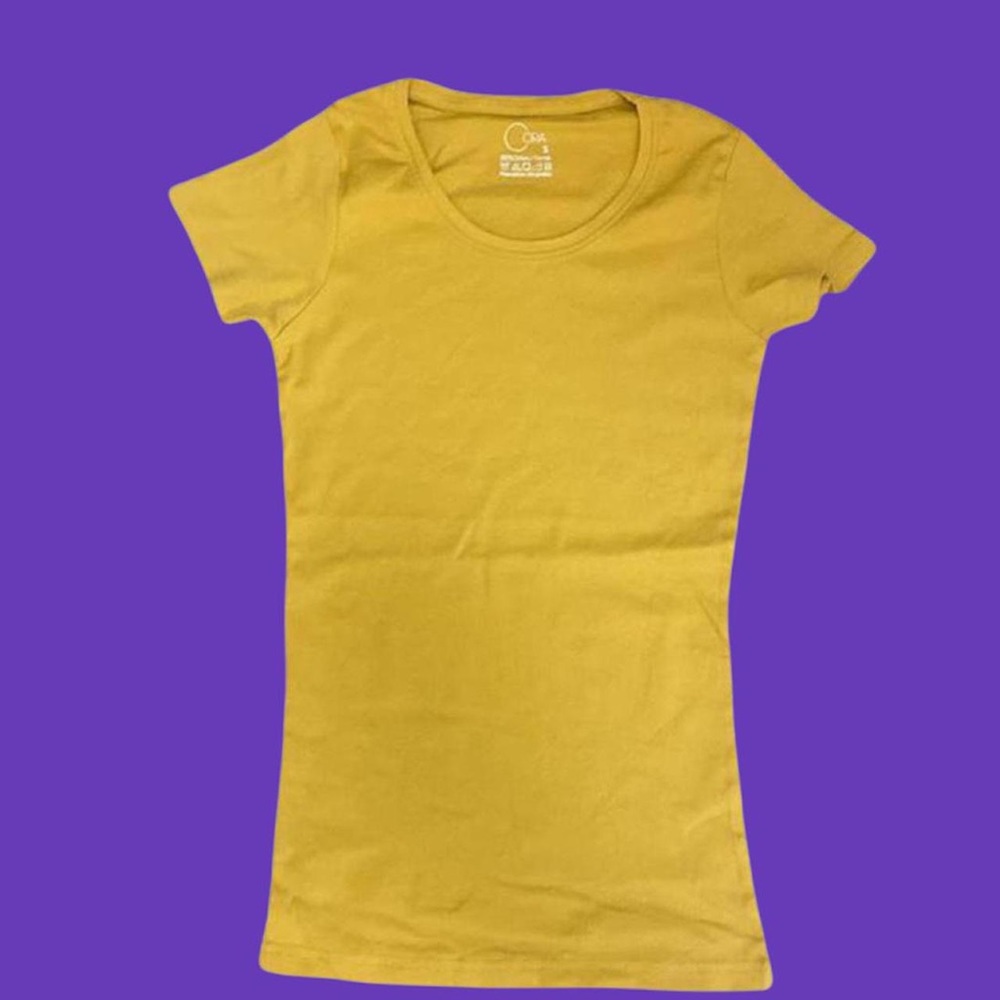 Basic mustard yellow short sleeve top